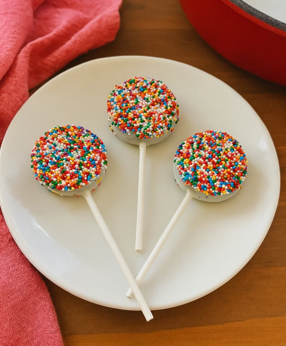 Oreo Pops decorated for holiday-themed celebrations